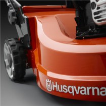 Бензиновая газонокосилка Husqvarna LC 247SP